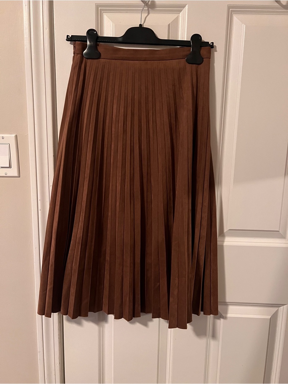 Pleated Midi Skirt in Brown